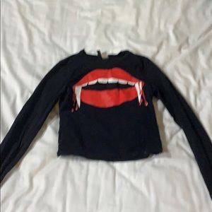 Long sleeve cleavage shirt